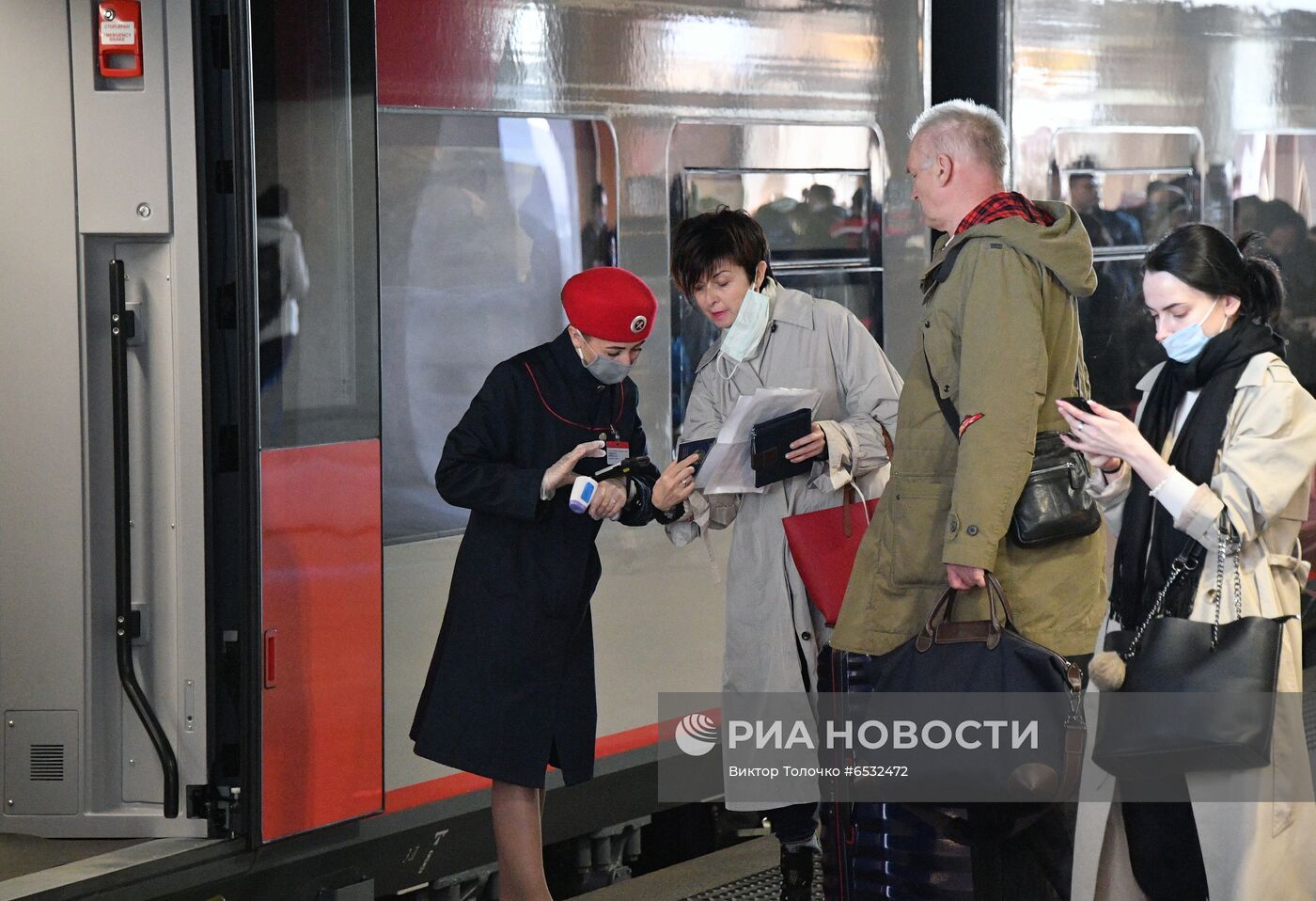 Отправление скоростного поезда "Ласточка" из Минска в Москву