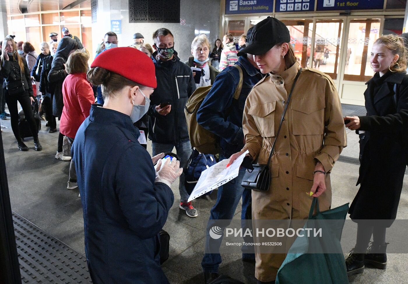 Отправление скоростного поезда "Ласточка" из Минска в Москву