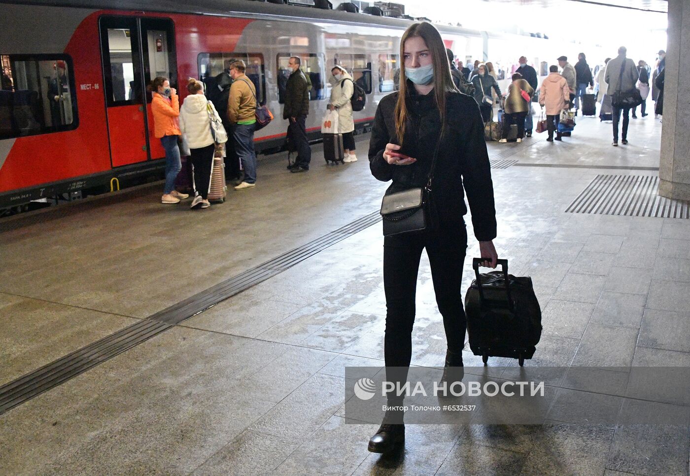 Отправление скоростного поезда "Ласточка" из Минска в Москву