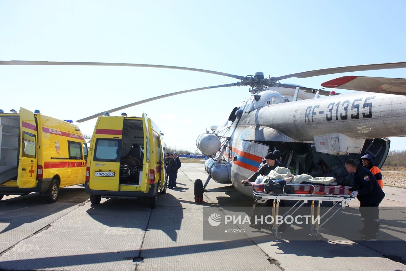 Вертолет МЧС России доставил пострадавших в ДТП в Хабаровск