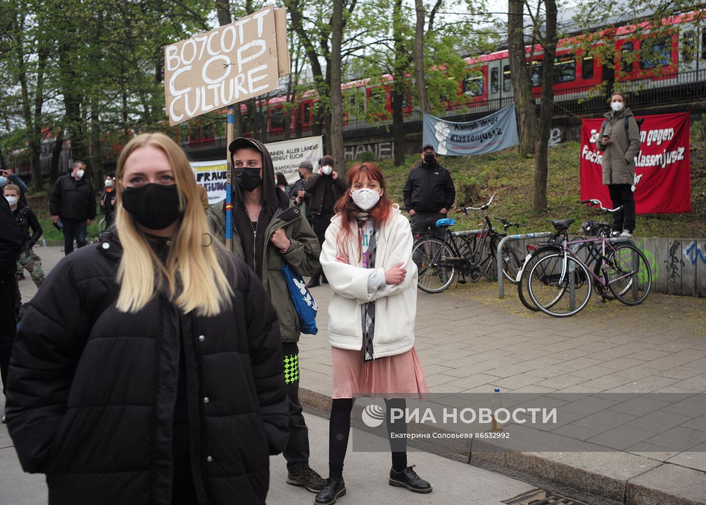 Акция против мер по борьбе с коронавирусом в Германии