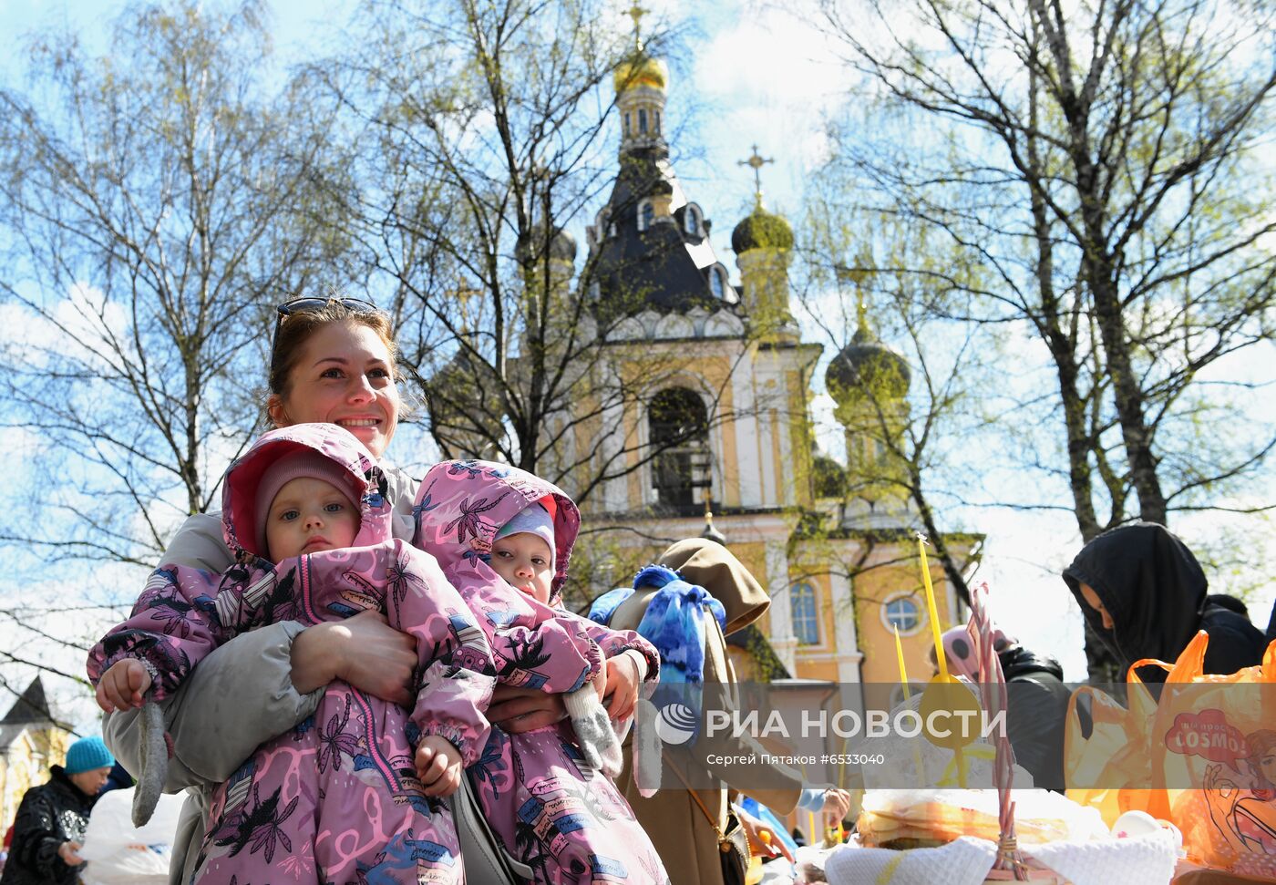 Освящение пасхальных куличей и яиц 