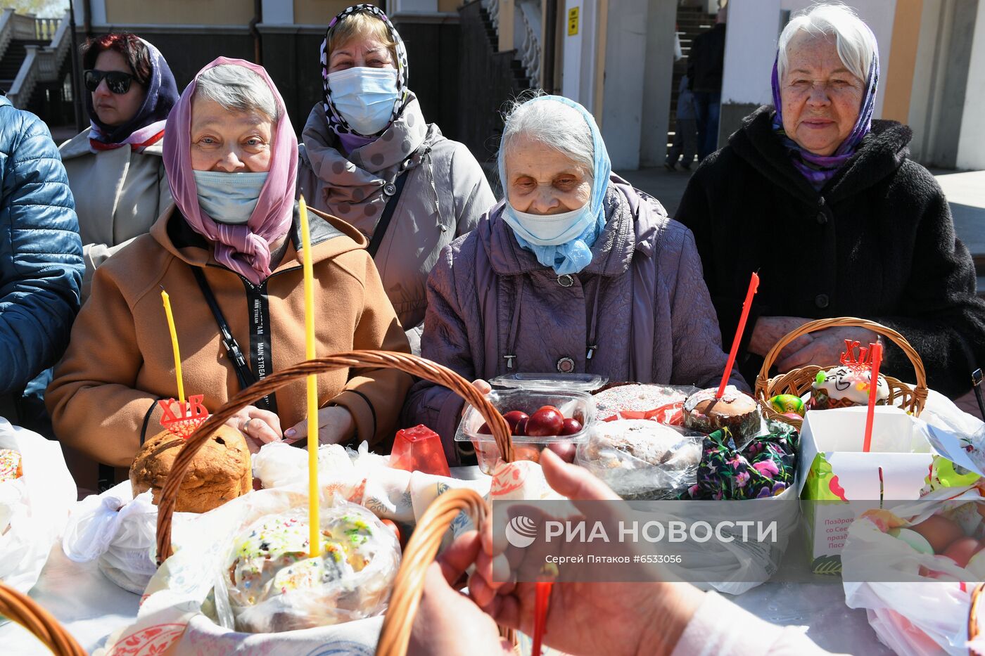 Освящение пасхальных куличей и яиц 