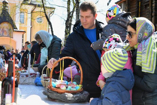 Освящение пасхальных куличей и яиц 