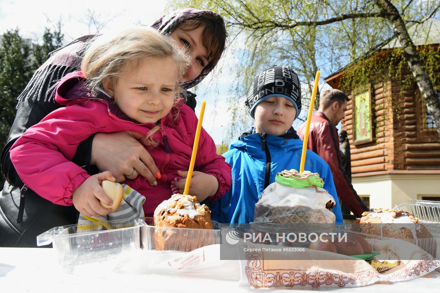 Освящение пасхальных куличей и яиц 