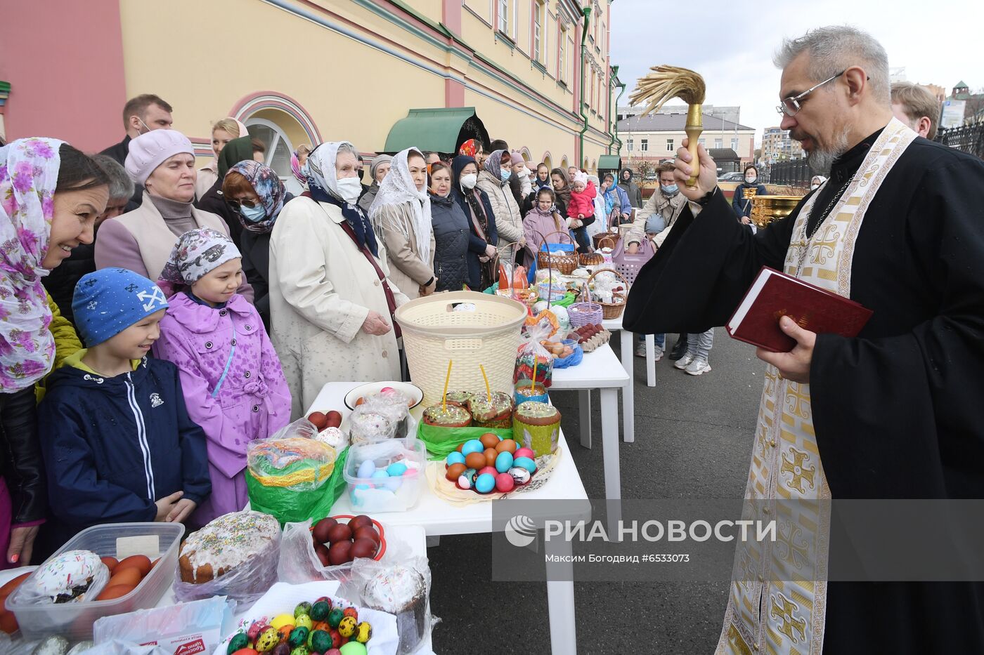 Освящение пасхальных куличей и яиц