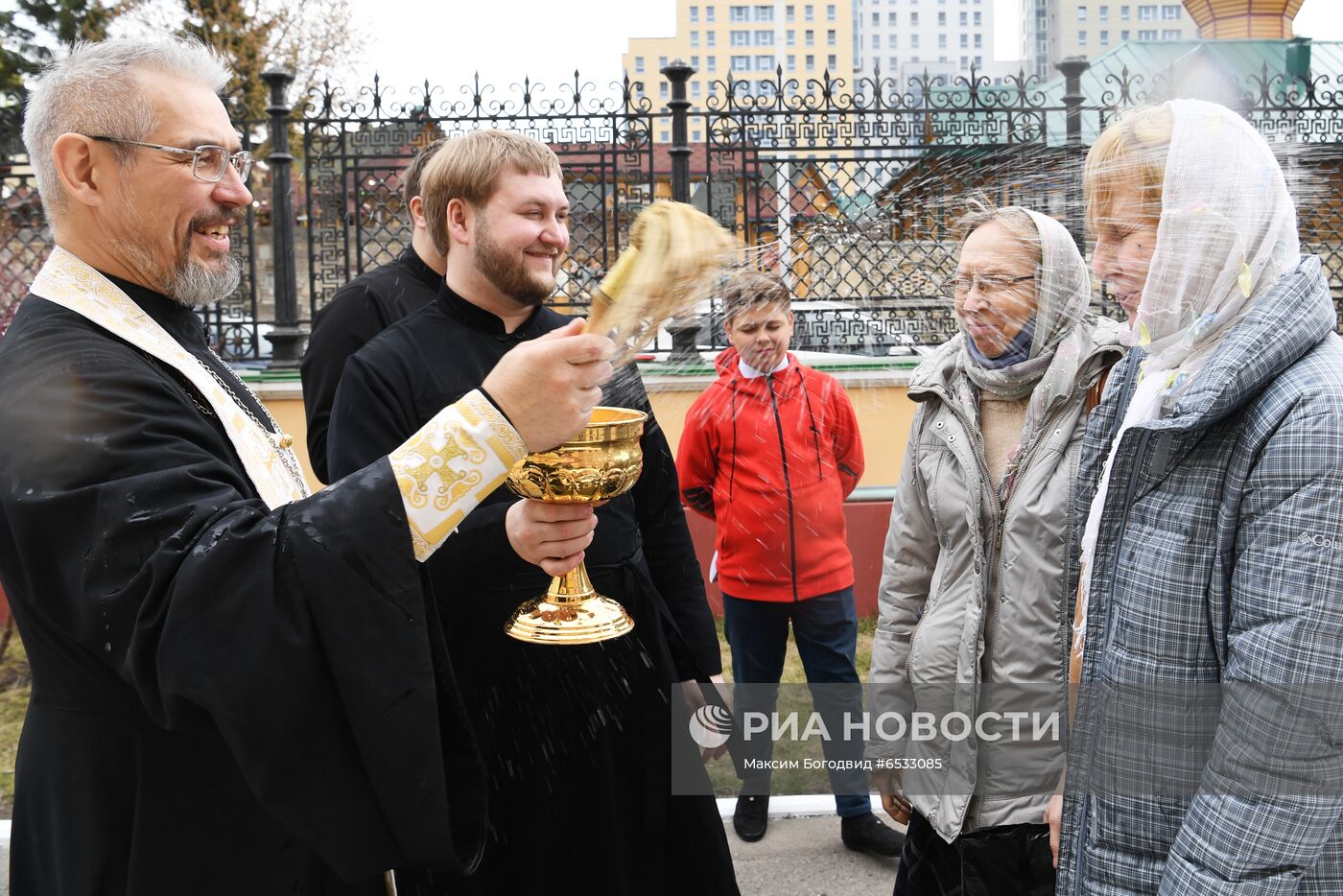 Освящение пасхальных куличей и яиц