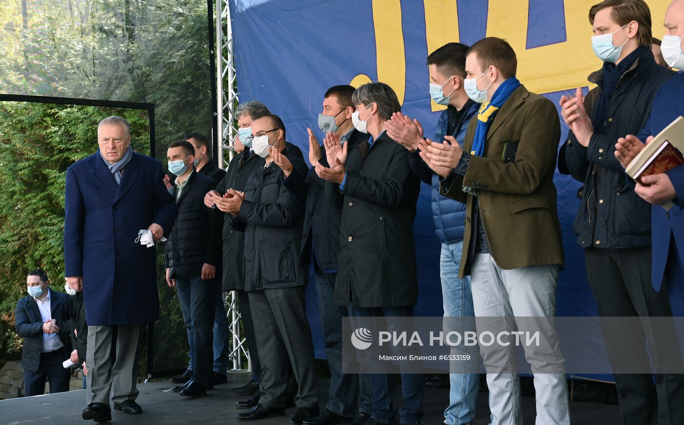 Праздничный митинг в честь 1 мая