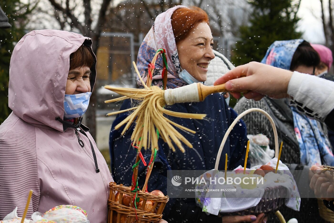 Освящение пасхальных куличей и яиц