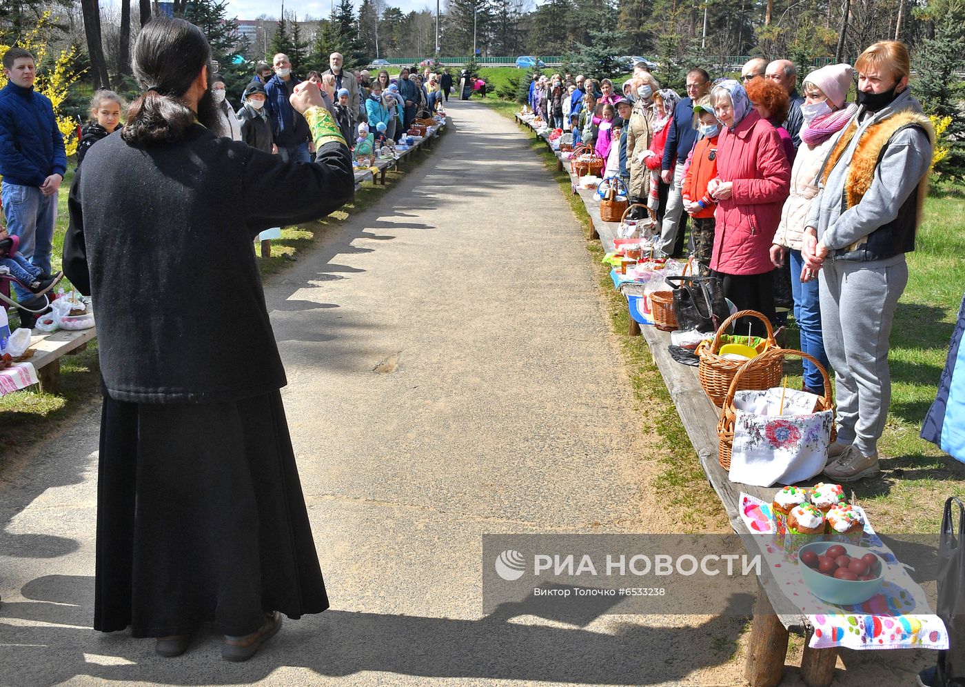 Освящение пасхальных куличей в Минске