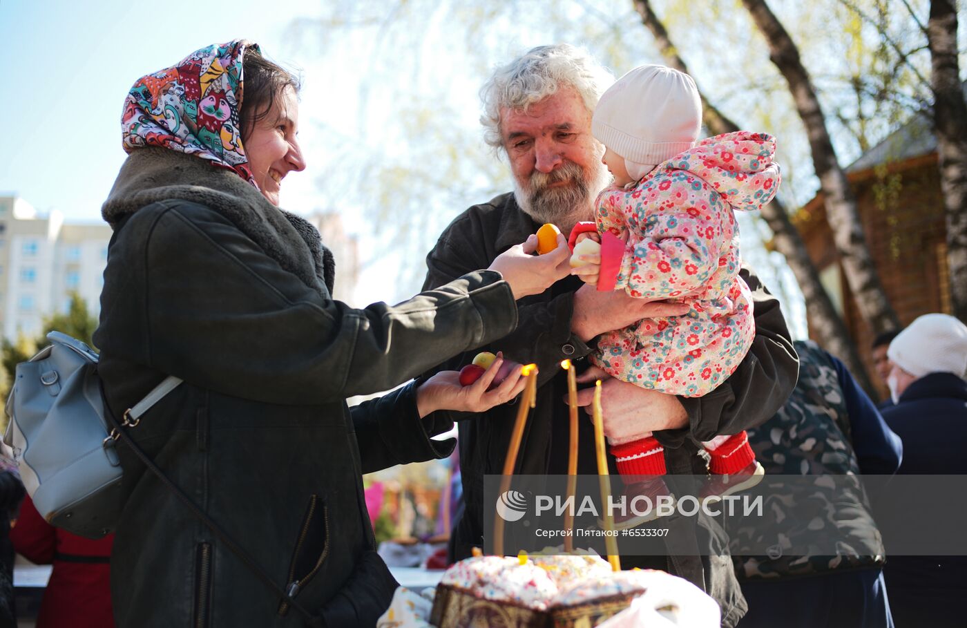 Освящение пасхальных куличей и яиц