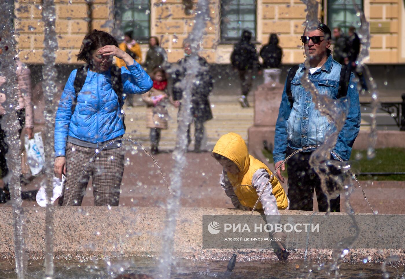 Открытие сезона фонтанов в Санкт-Петербурге