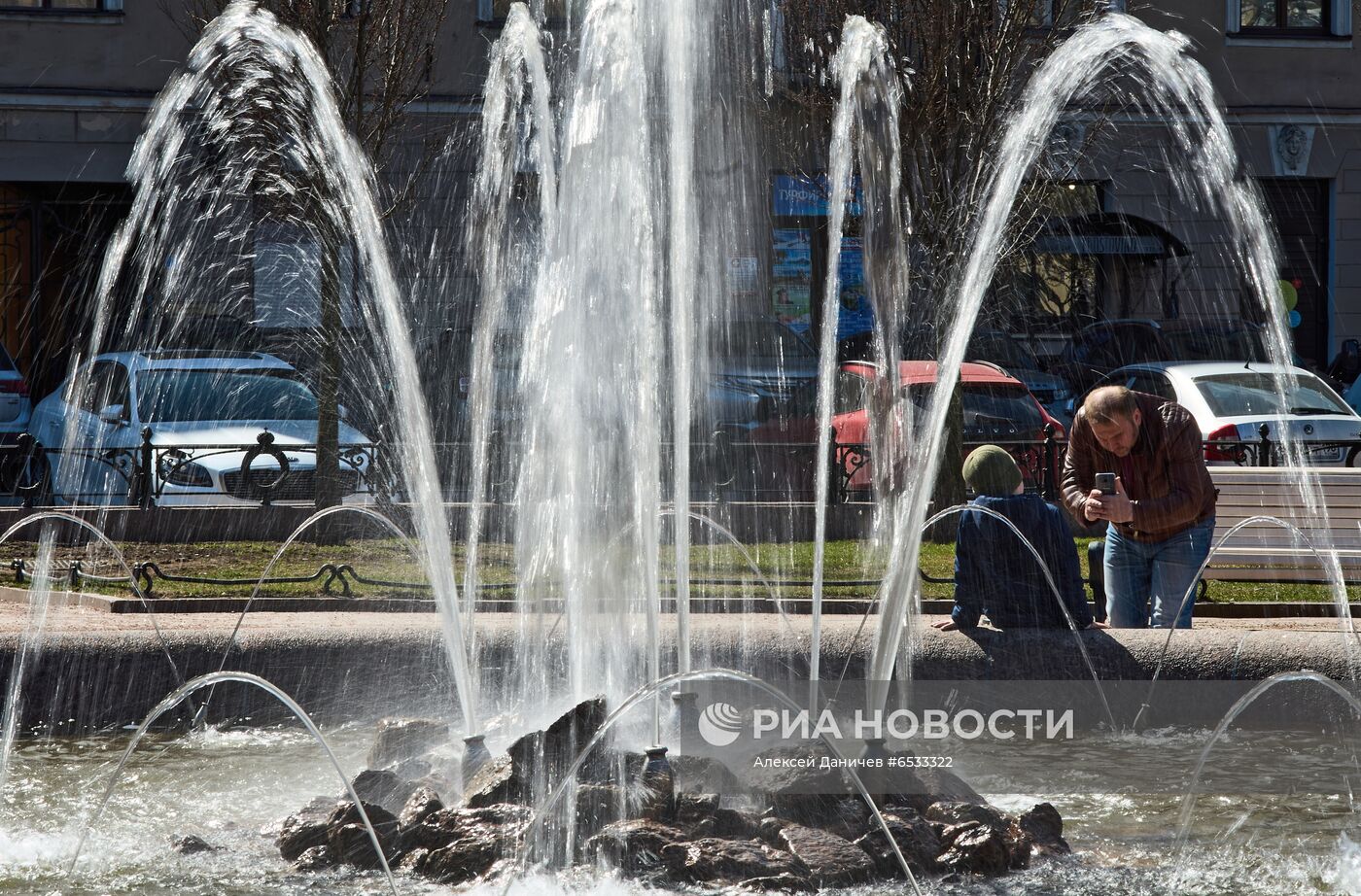 Открытие сезона фонтанов в Санкт-Петербурге
