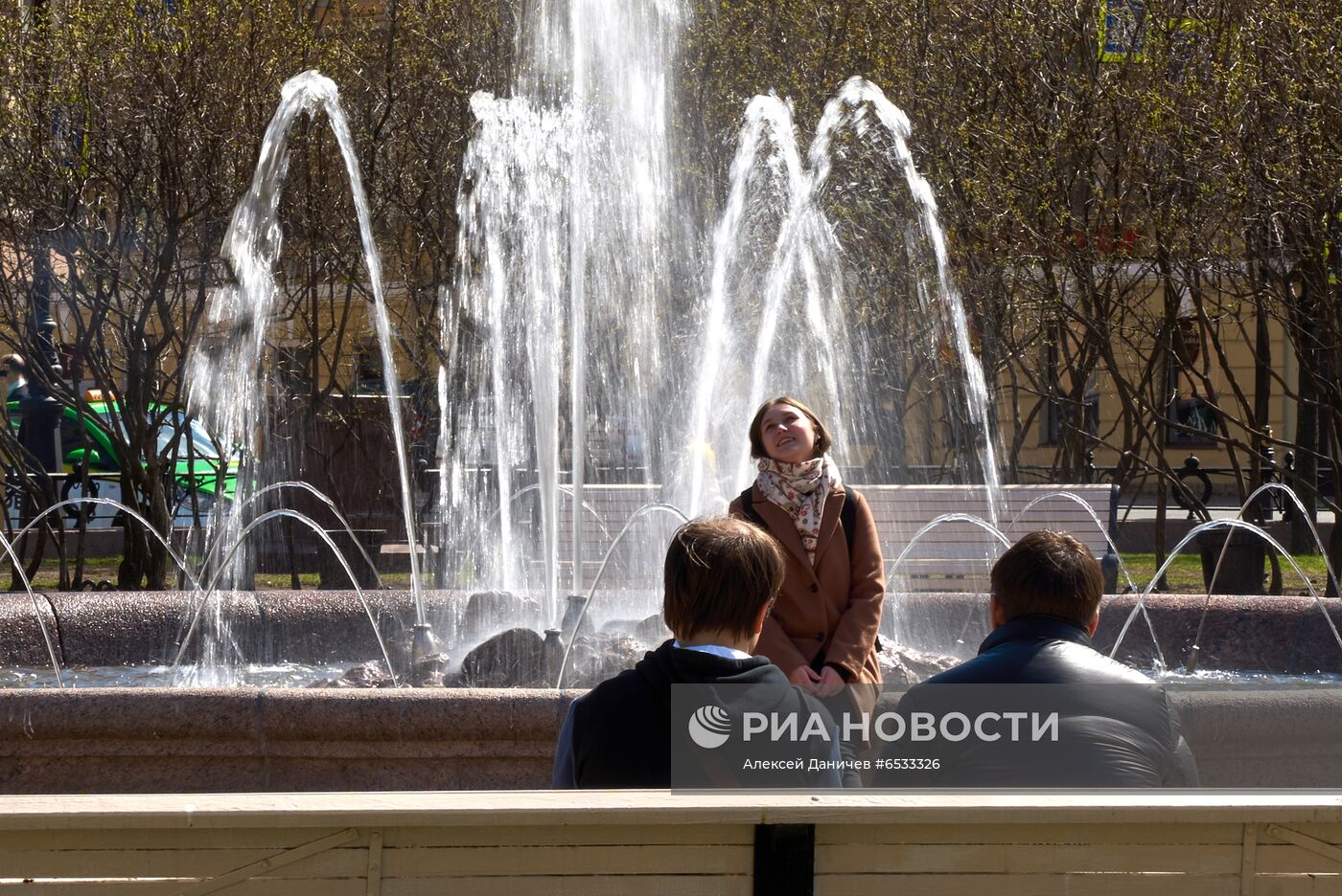 Открытие сезона фонтанов в Санкт-Петербурге