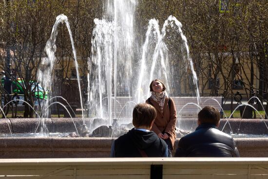 Открытие сезона фонтанов в Санкт-Петербурге