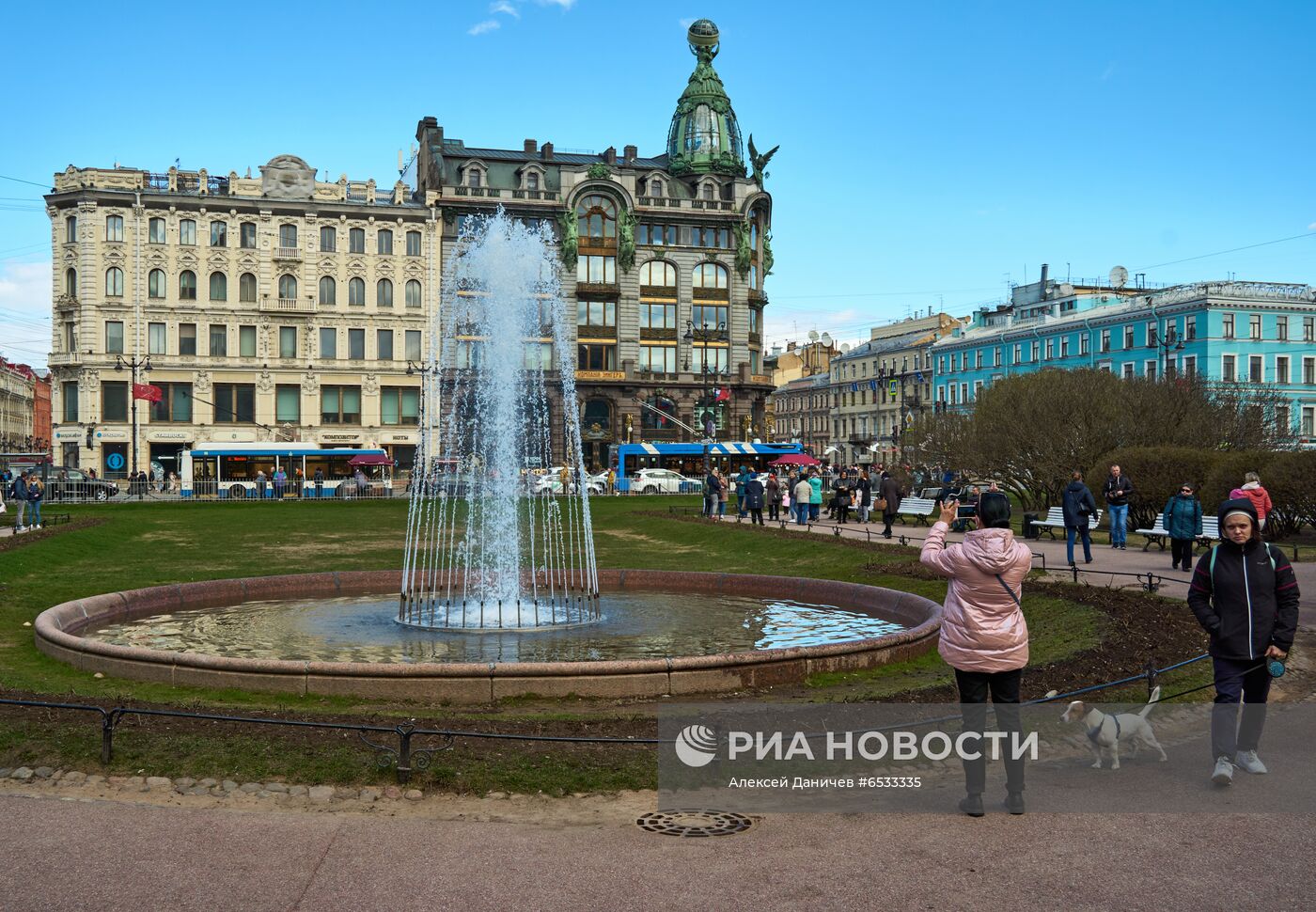 Открытие сезона фонтанов в Санкт-Петербурге