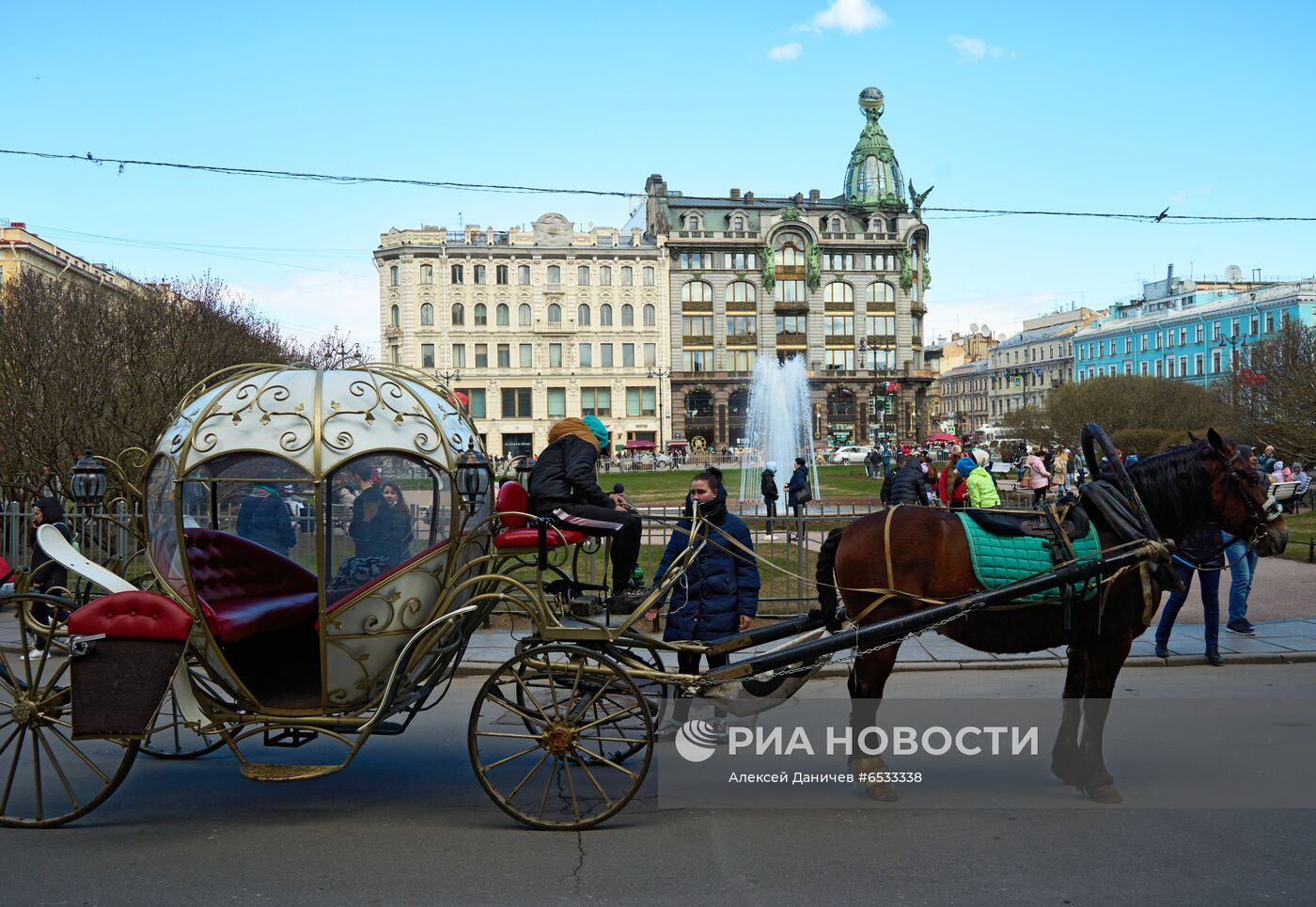 Открытие сезона фонтанов в Санкт-Петербурге Открытие сезона фонтанов в Санкт-Петербурге