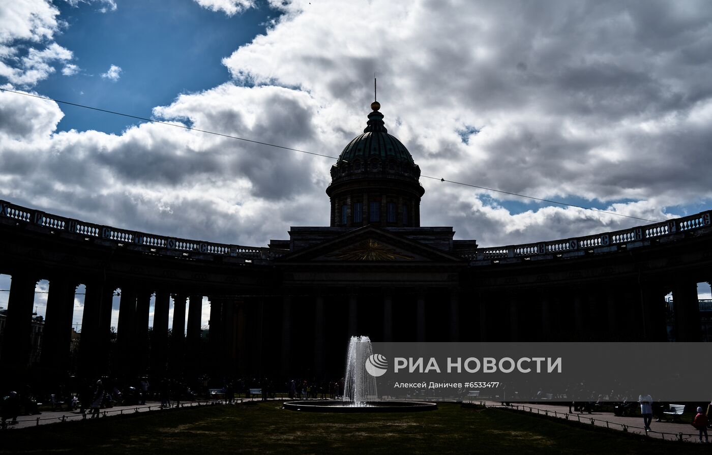 Открытие сезона фонтанов в Санкт-Петербурге