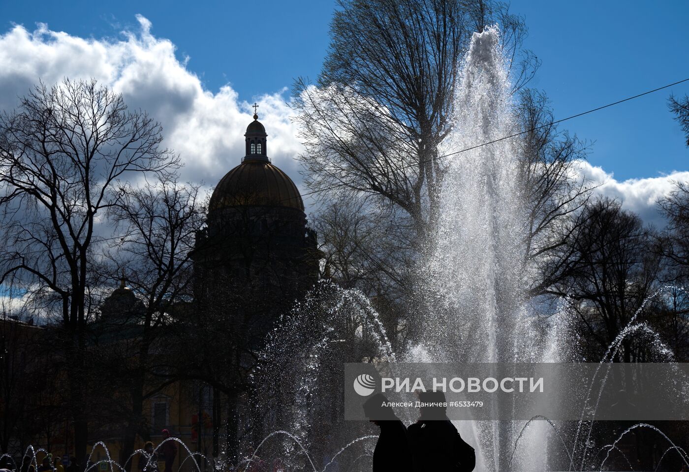 Открытие сезона фонтанов в Санкт-Петербурге