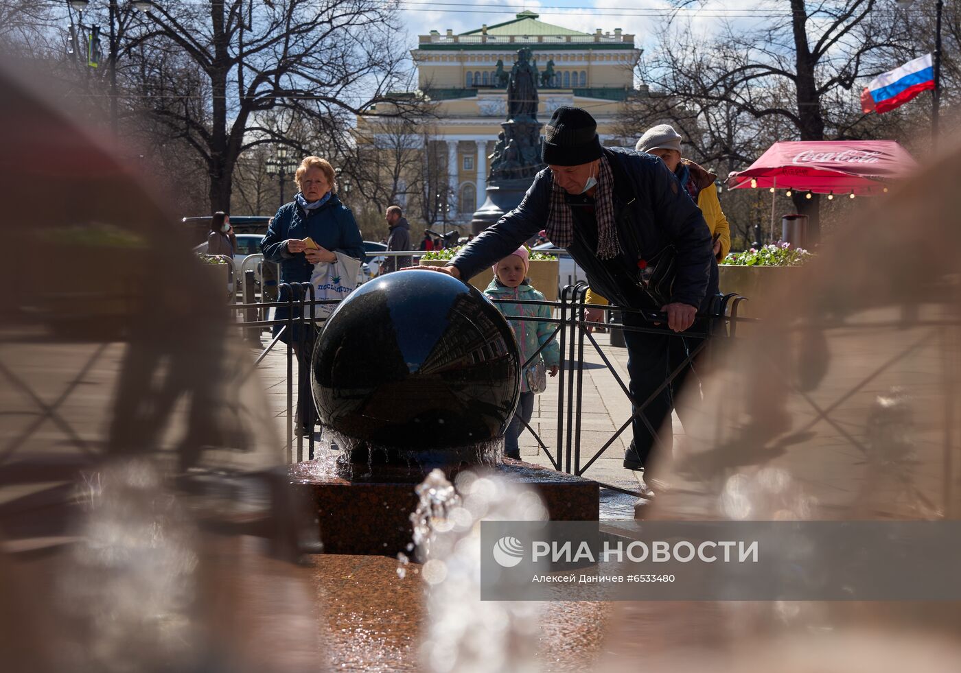 Открытие сезона фонтанов в Санкт-Петербурге