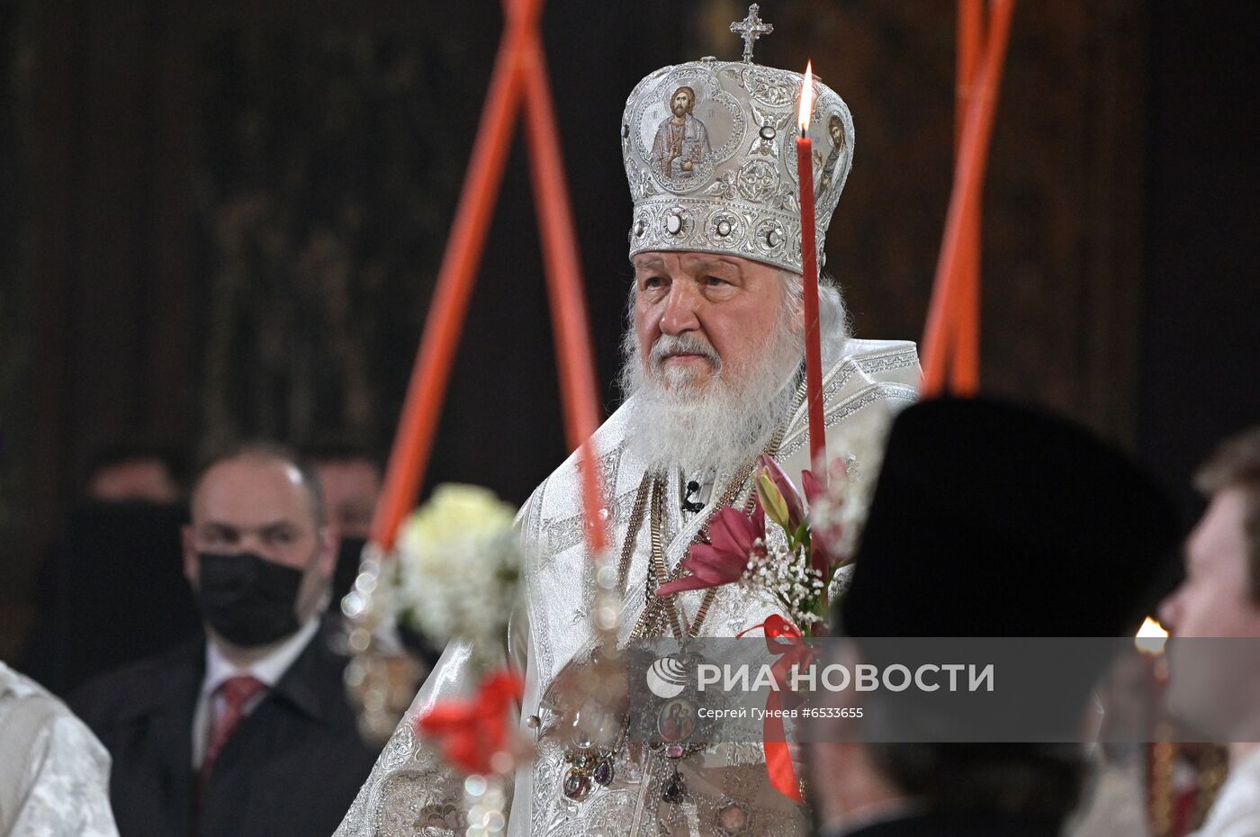 Пасхальное богослужение в храме Христа Спасителя