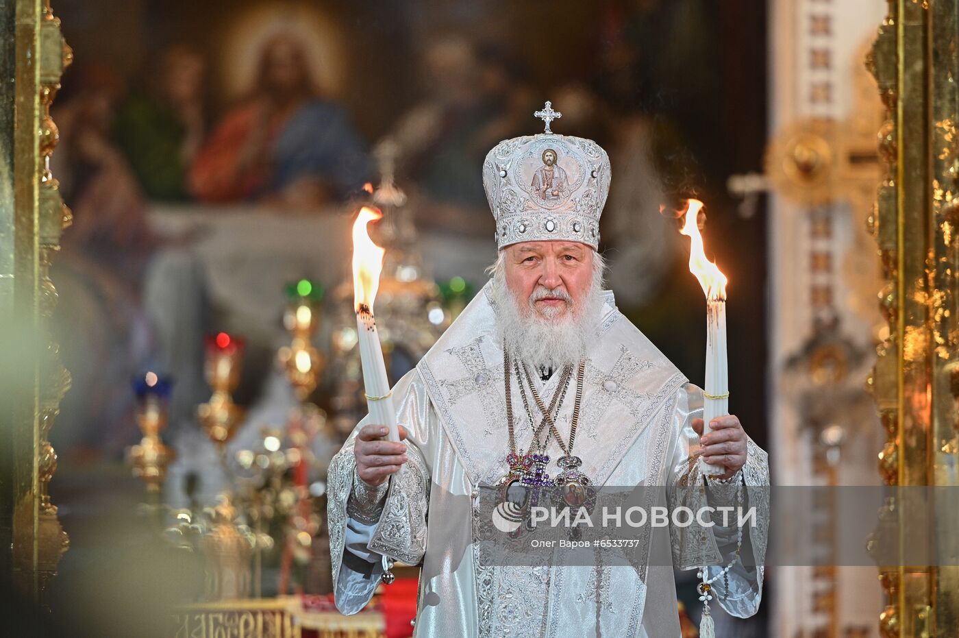 Пасхальное богослужение в храме Христа Спасителя