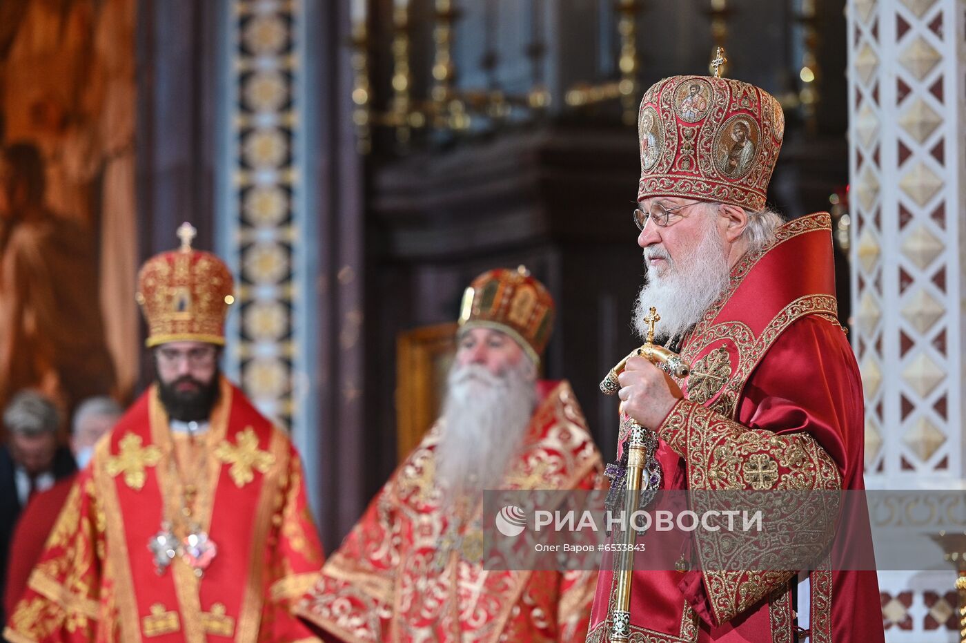 Пасхальное богослужение в храме Христа Спасителя