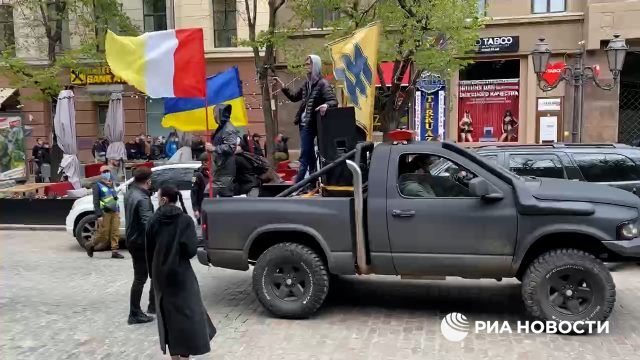 Украинские националисты из разных организаций провели шествие в Одессе