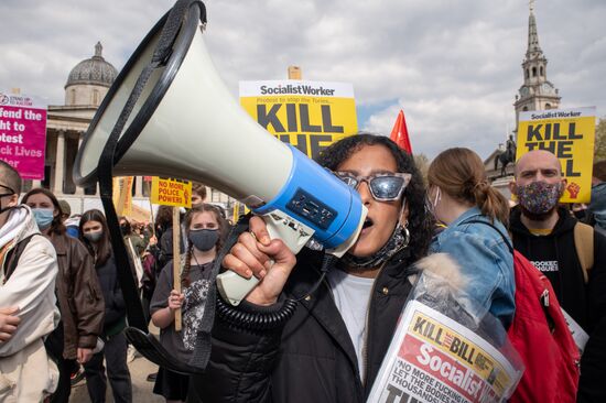 Протесты против закона о расширении полномочий полиции в Великобритании