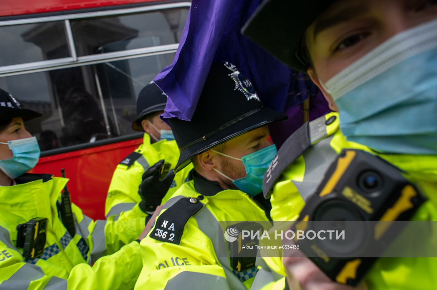 Протесты против закона о расширении полномочий полиции в Великобритании