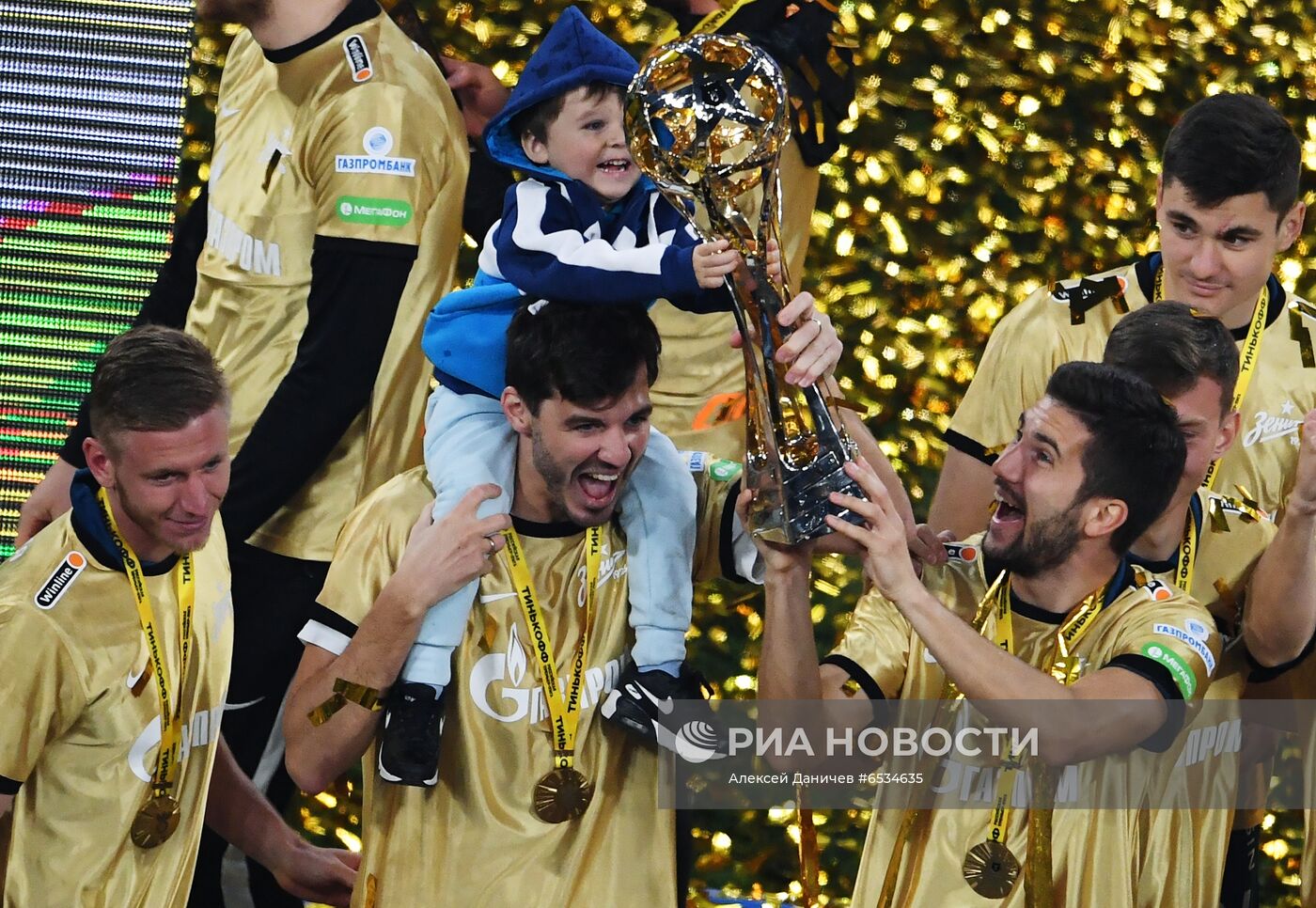 ФК "Зенит" стал досрочно чемпионом России