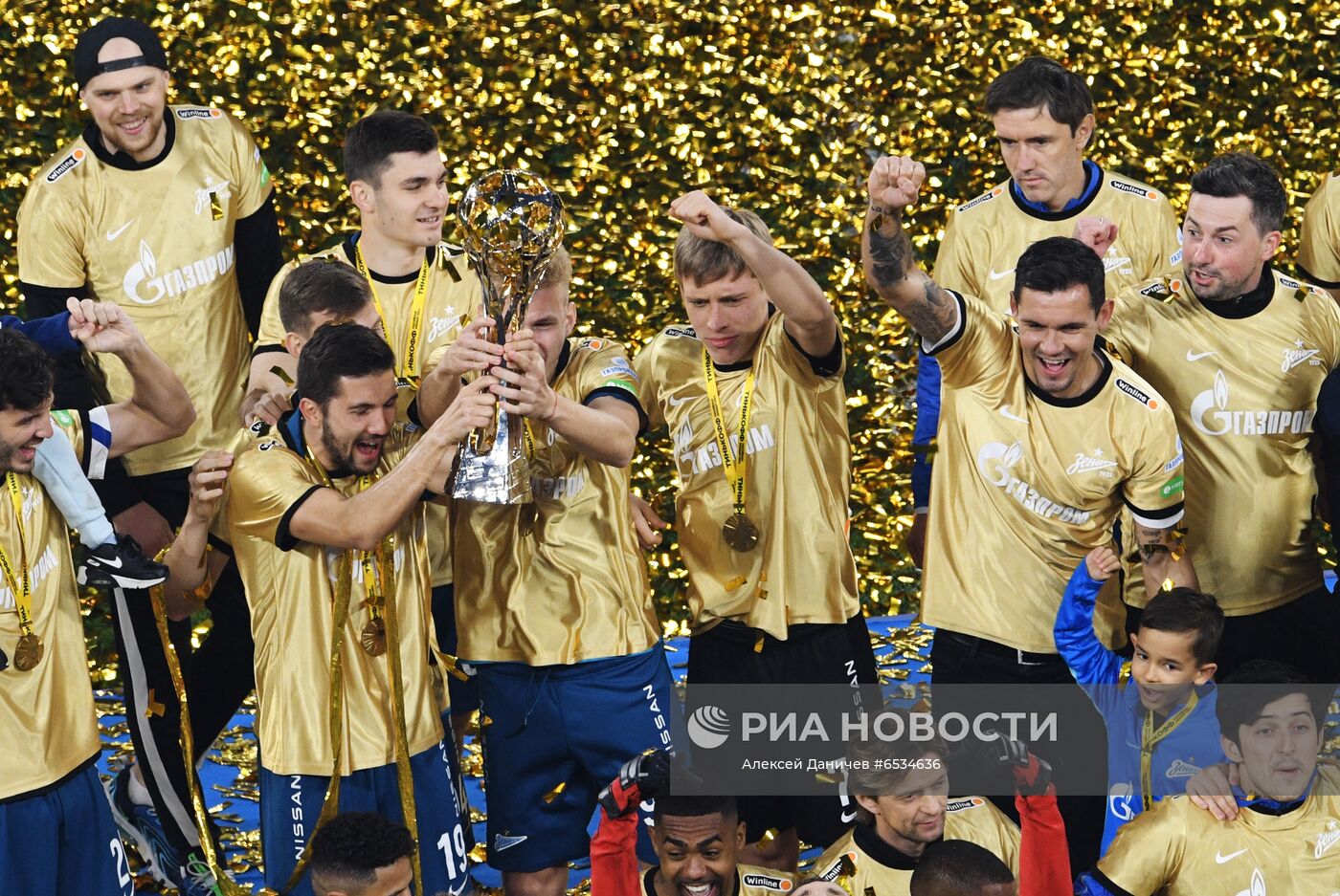 ФК "Зенит" стал досрочно чемпионом России