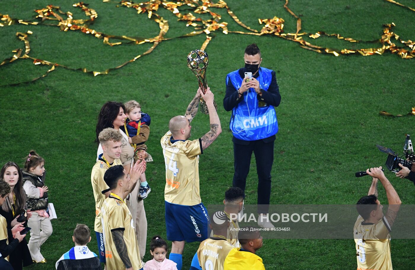 ФК "Зенит" стал досрочно чемпионом России