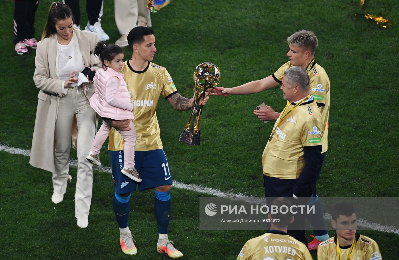 ФК "Зенит" стал досрочно чемпионом России