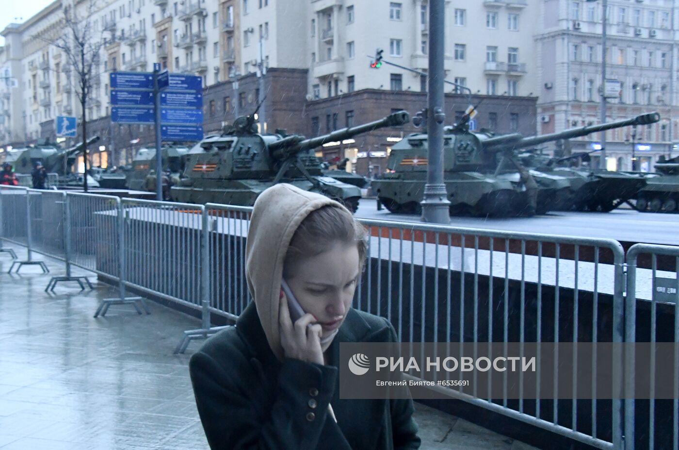 Ночная репетиция парада Победы в Москве 