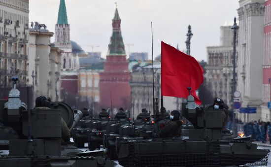 Ночная репетиция парада Победы в Москве 