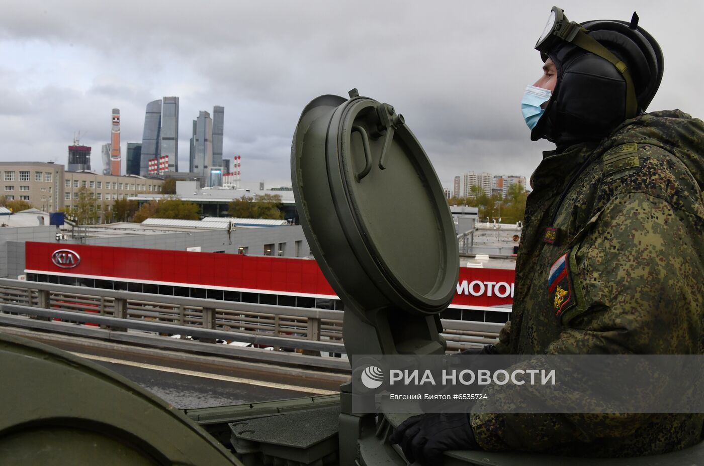 Ночная репетиция парада Победы в Москве 