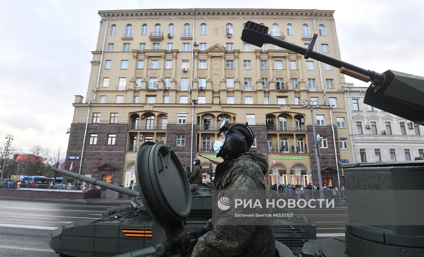 Ночная репетиция парада Победы в Москве 