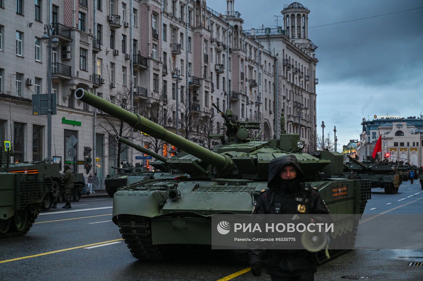 Ночная репетиция парада Победы в Москве