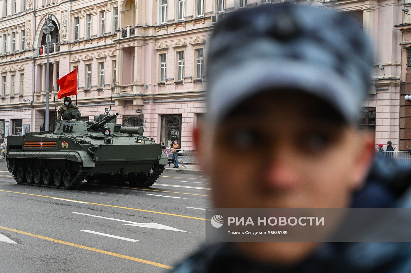 Ночная репетиция парада Победы в Москве