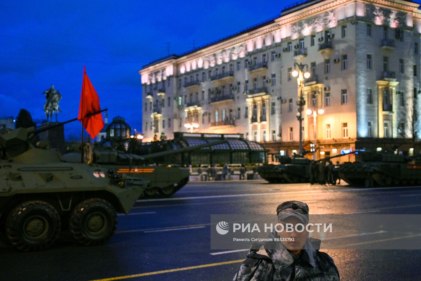 Ночная репетиция парада Победы в Москве