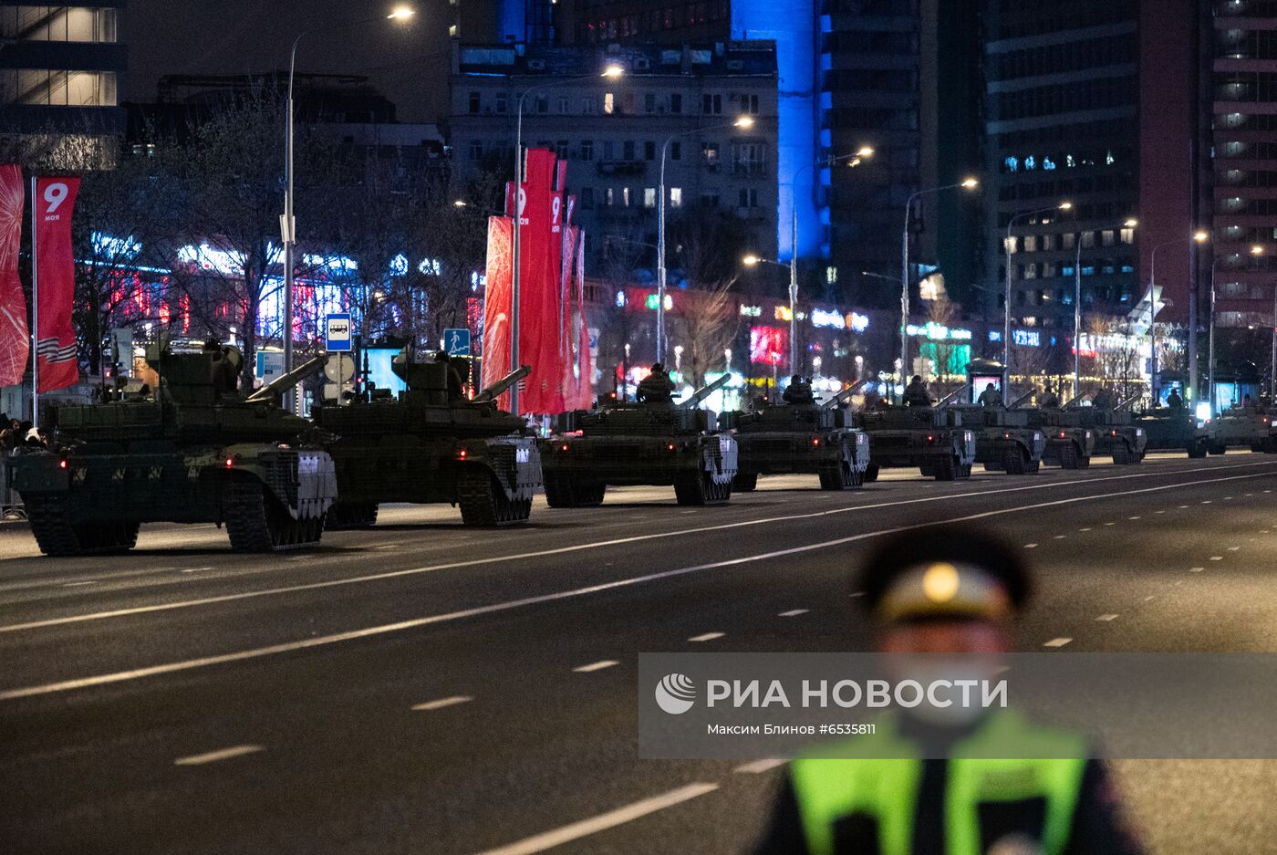 Ночная репетиция парада Победы в Москве