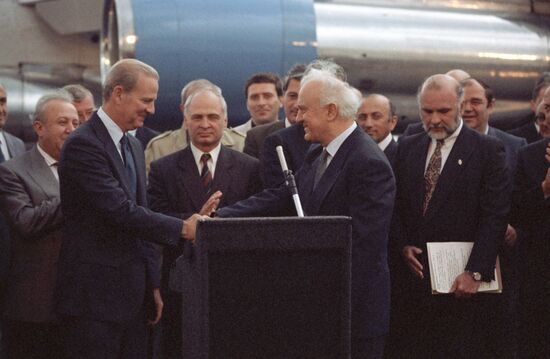 Визит государственного секретаря США Д. Бейкера в Грузию