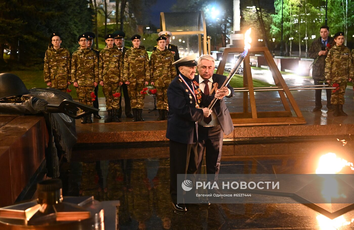 Профилактика Вечного огня в Александровском саду