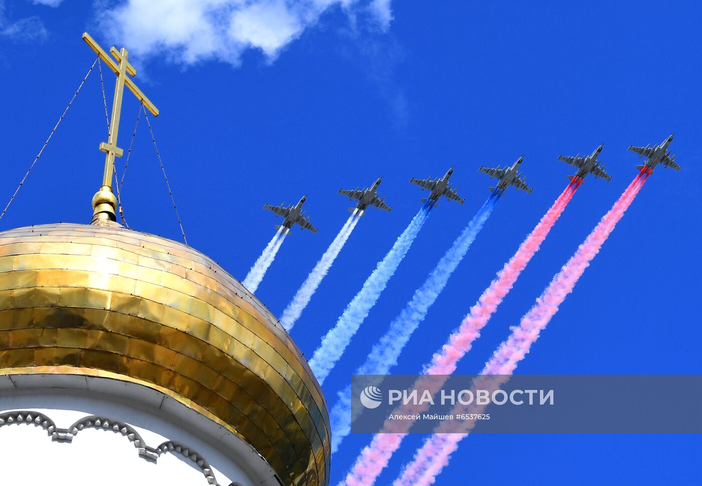 Генеральная репетиция воздушной части парада Победы в Москве