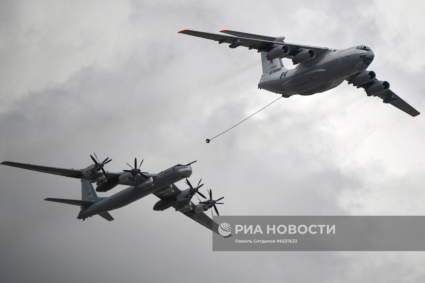 Генеральная репетиция воздушной части парада Победы в Москве