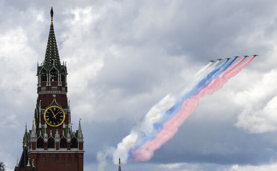 Генеральная репетиция воздушной части парада Победы в Москве