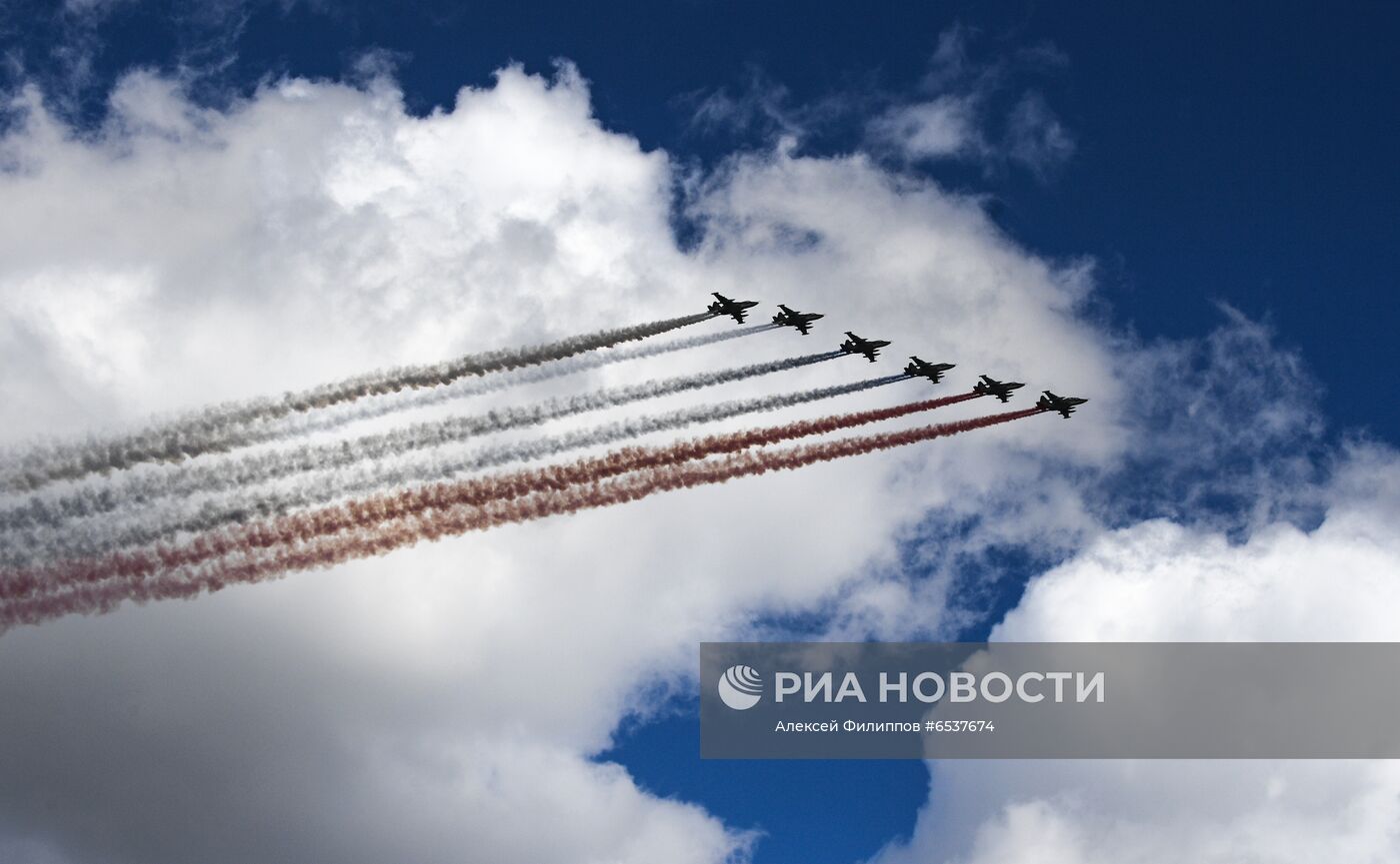 Генеральная репетиция воздушной части парада Победы в Москве