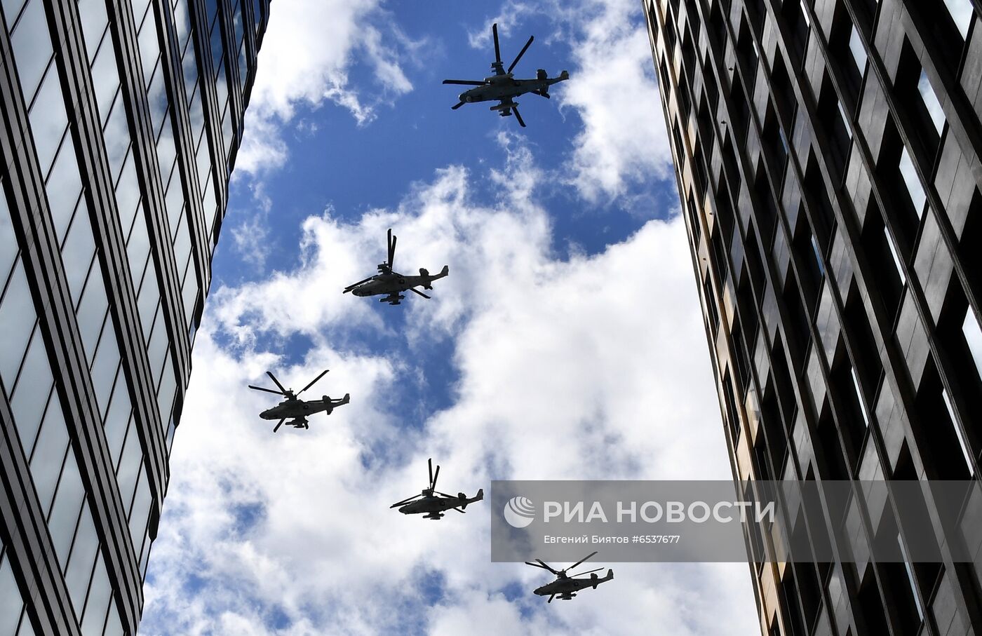 Генеральная репетиция воздушной части парада Победы в Москве