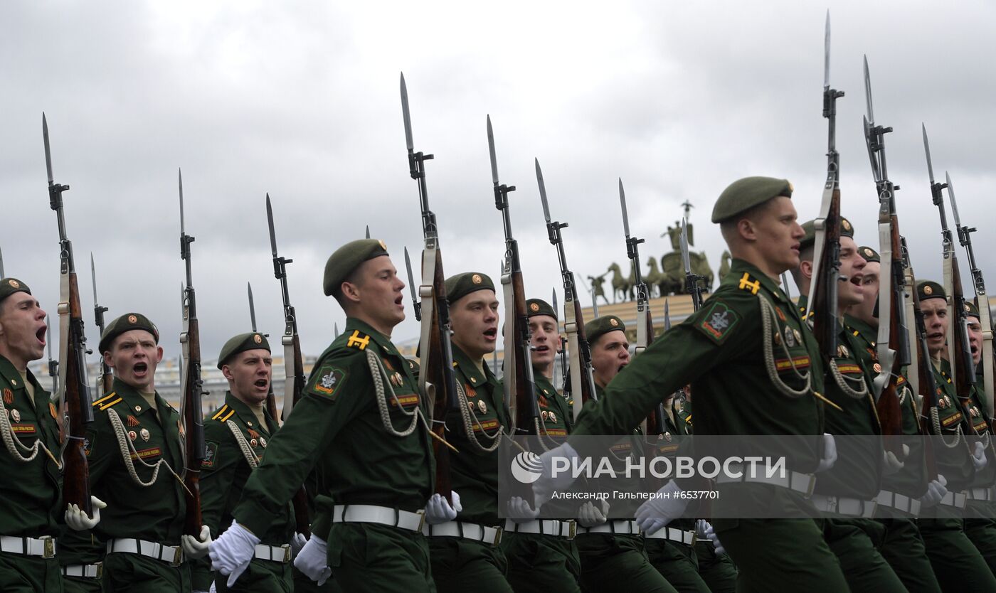 Генеральная репетиция парада Победы в Санкт-Петербурге